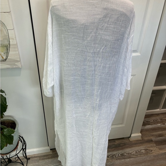 White Crochet Kimono with Colorful Accents - Picture 4 of 5